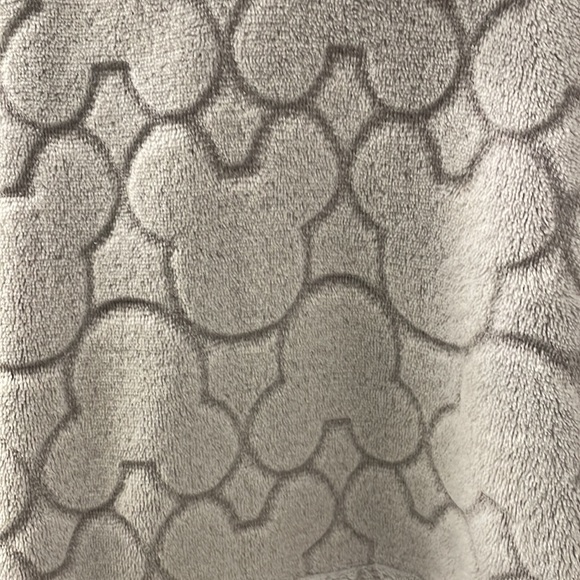 Disney ultra plush sleepwear robe, size M - Picture 4 of 7